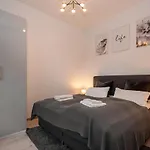 Schoenes Serviced Apartment In Berlin