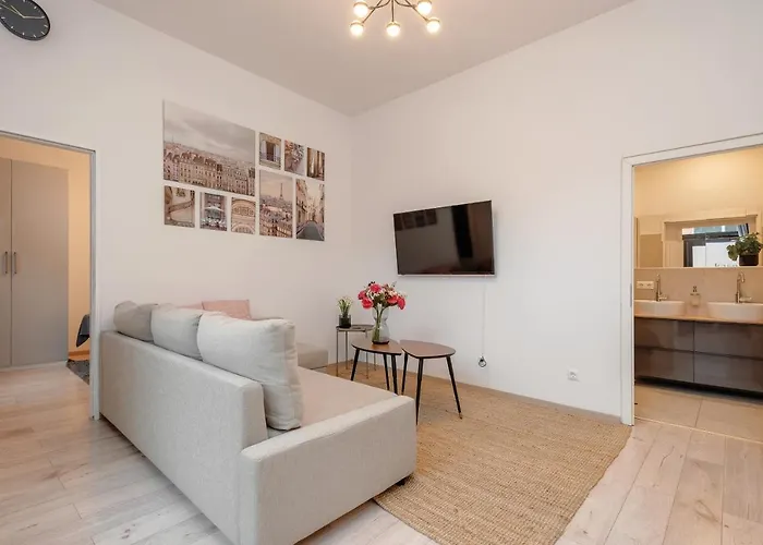 Schoenes Serviced Apartment In Berlin